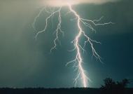 LED顯示屏如何防雷電? LED顯示屏如何防雷電?